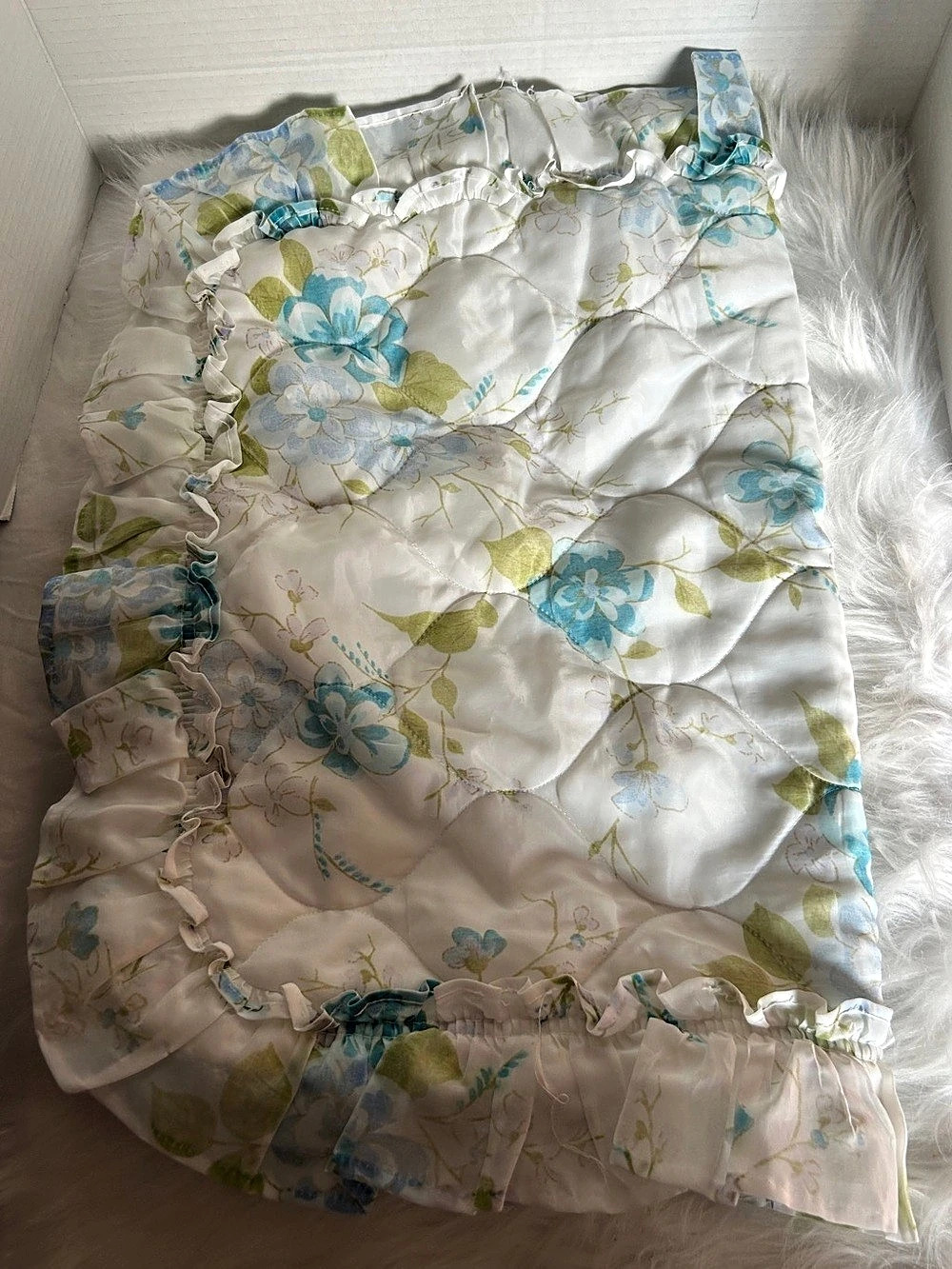 Set of 2 Floral Quilted Pillow Shams in White & Blue